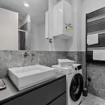 Caesars Palace - New Modern With Free Private Parking *