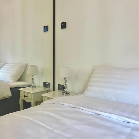Caesars Palace - New Modern With Free Private Parking * Pula