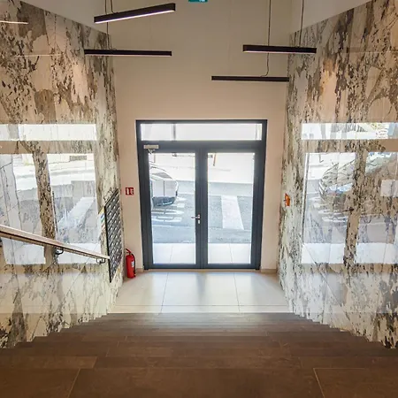 Caesars Palace - New Modern With Free Private Parking Apartman *