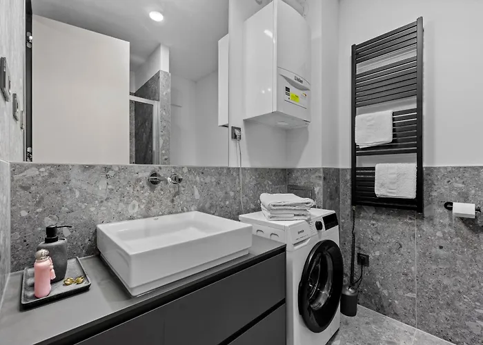 Caesars Palace - New Modern With Free Private Parking *