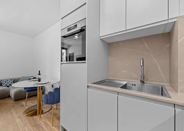 Caesars Palace - New Modern With Free Private Parking * Pula