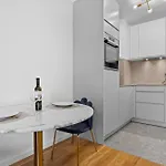 Apartment Caesars Palace - New Modern With Free Private Parking Pula